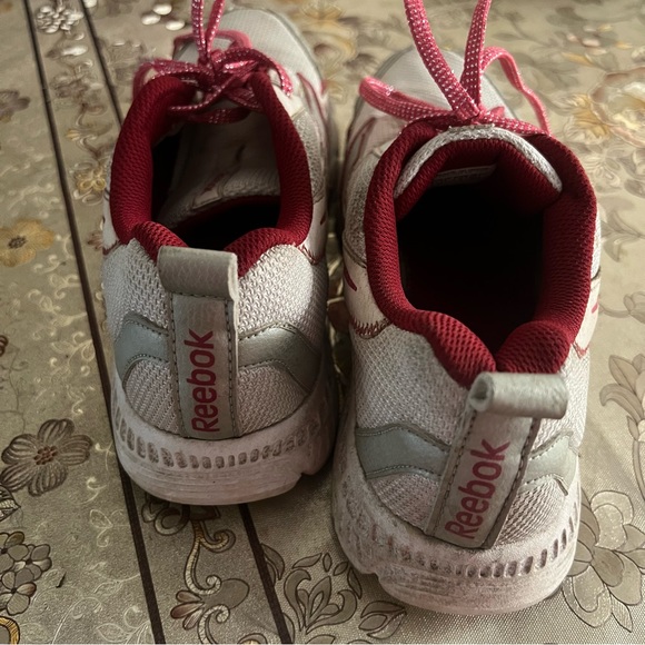 Authentic Reebok Shoes - Picture 2 of 3